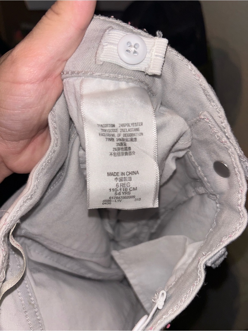 Levi's Light Gray Girls Ankle Jeans with Pink Button Details - Picture 3 of 3